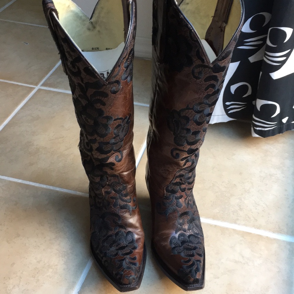 Gorgeous pre-loved tall boots from Corral brand.